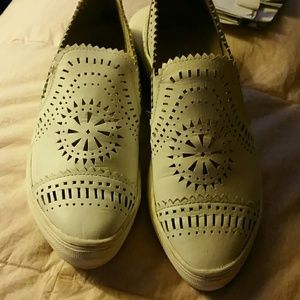 Really cute Seychelles platform cut out tennis sho